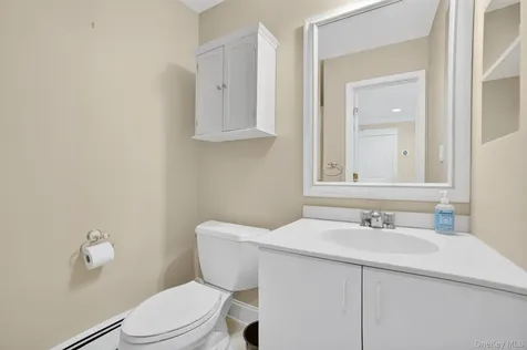 8 Aspen Way Thornwood NY 10594
