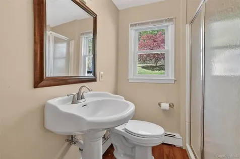 8 Aspen Way Thornwood NY 10594