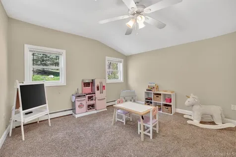 8 Aspen Way Thornwood NY 10594