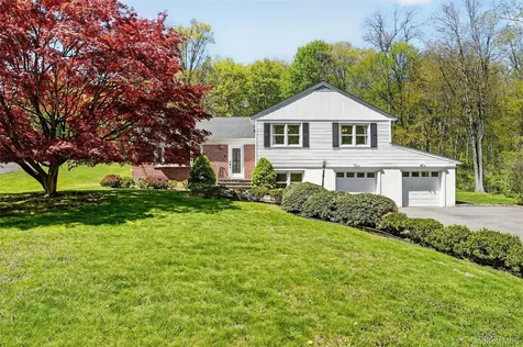 8 Aspen Way Thornwood NY 10594