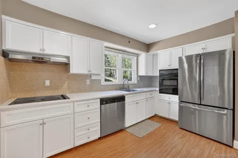 8 Aspen Way Thornwood NY 10594