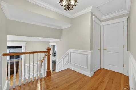 8 Aspen Way Thornwood NY 10594