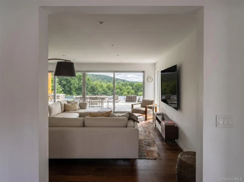 33 Ford Road Chatham NY 12136