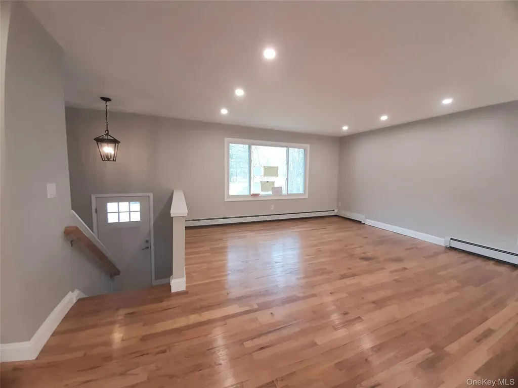 38 Pine Woods Road Hyde Park NY 12538
