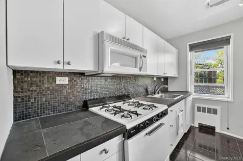 30 E Hartsdale Avenue Hartsdale NY 10530