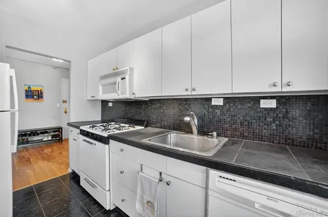 30 E Hartsdale Avenue Hartsdale NY 10530