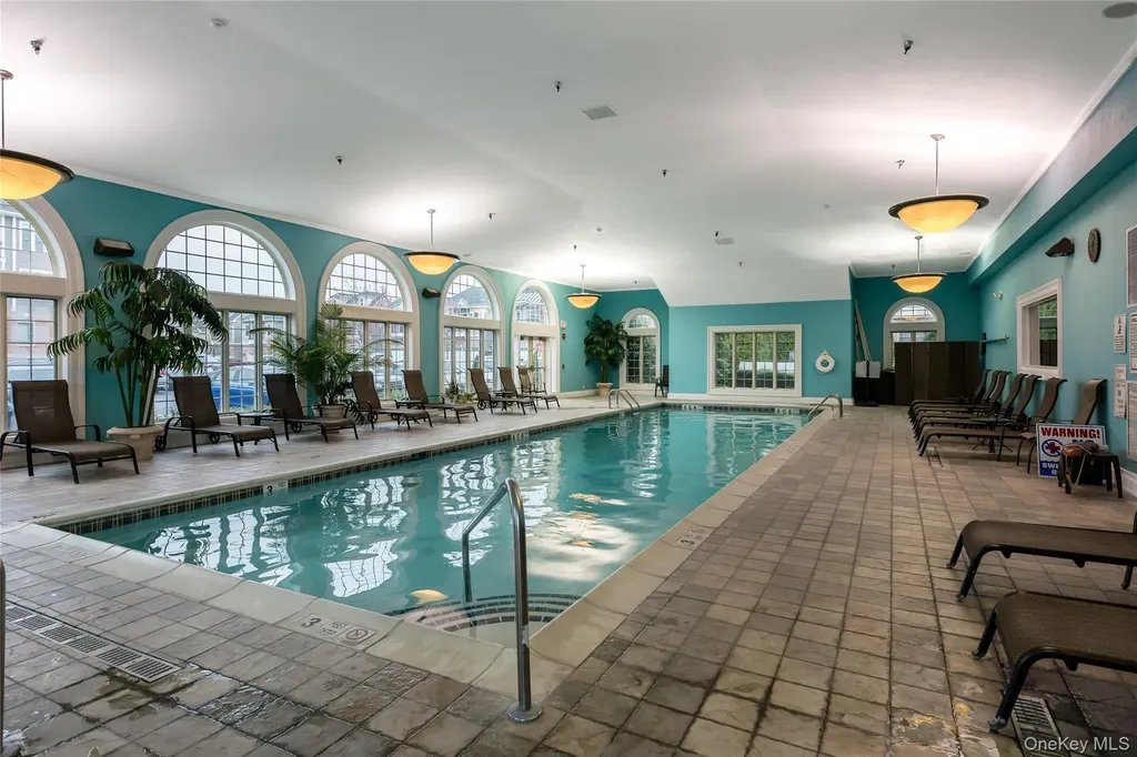 401 Pacing Way Westbury NY 11590