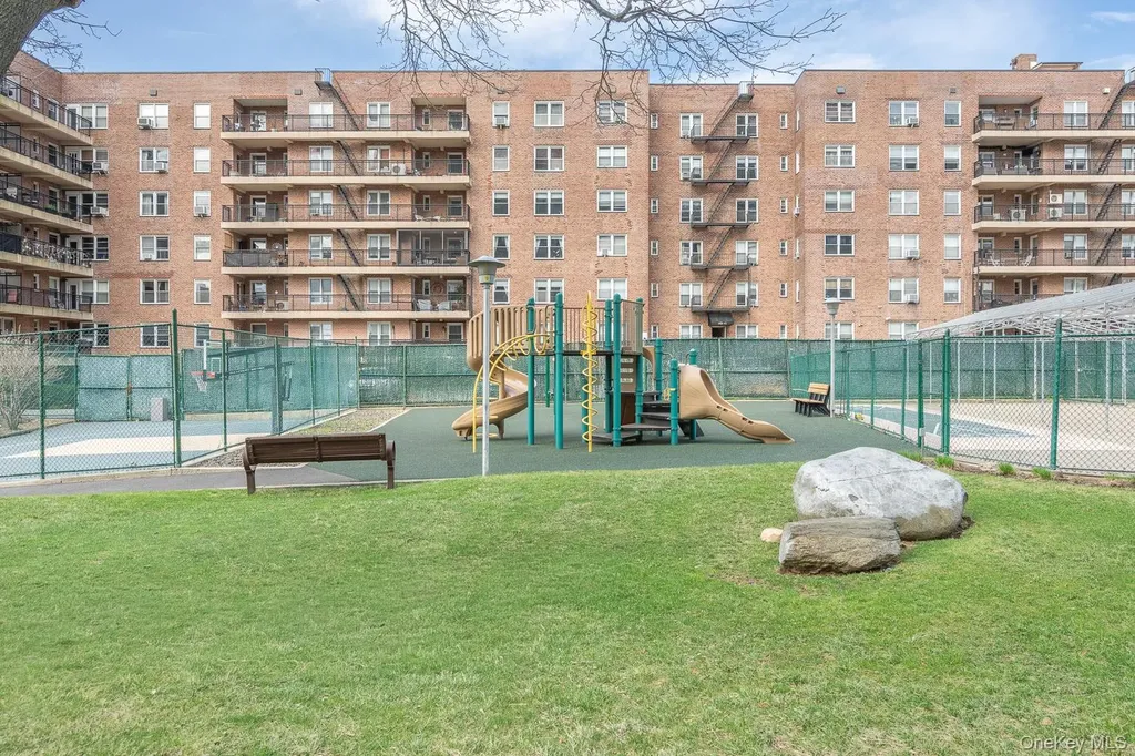 166-25 Powells Cove Boulevard Beechhurst NY 11357