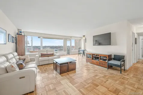 166-25 Powells Cove Boulevard Beechhurst NY 11357