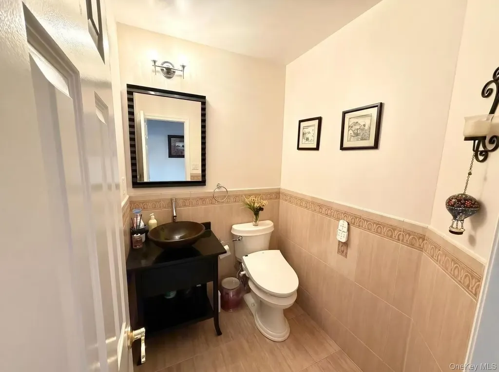 122 Walker Road Mineola NY 11501
