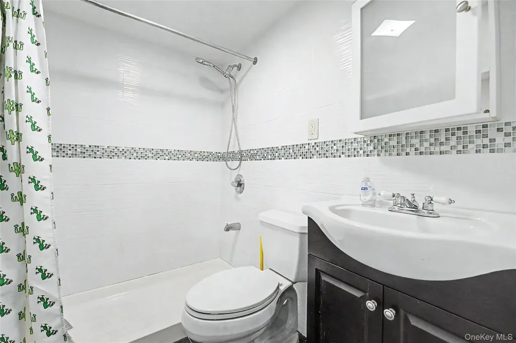 545 7th Avenue New Hyde Park NY 11040