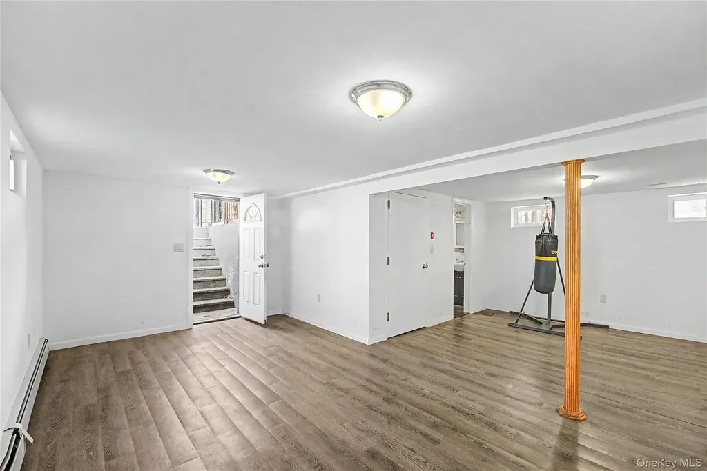 545 7th Avenue New Hyde Park NY 11040