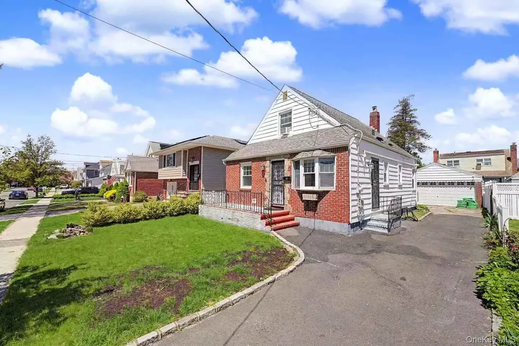545 7th Avenue New Hyde Park NY 11040