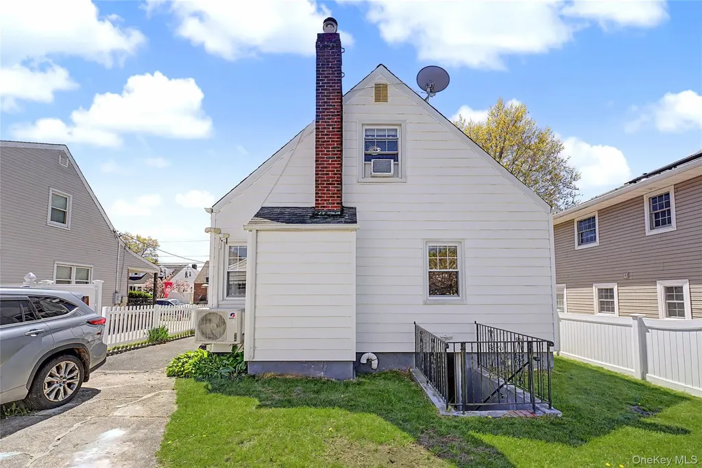 545 7th Avenue New Hyde Park NY 11040