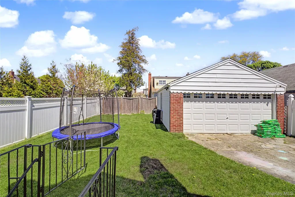545 7th Avenue New Hyde Park NY 11040