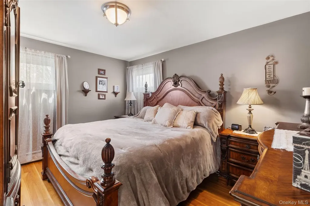 234 E 3rd Street Deer Park NY 11729