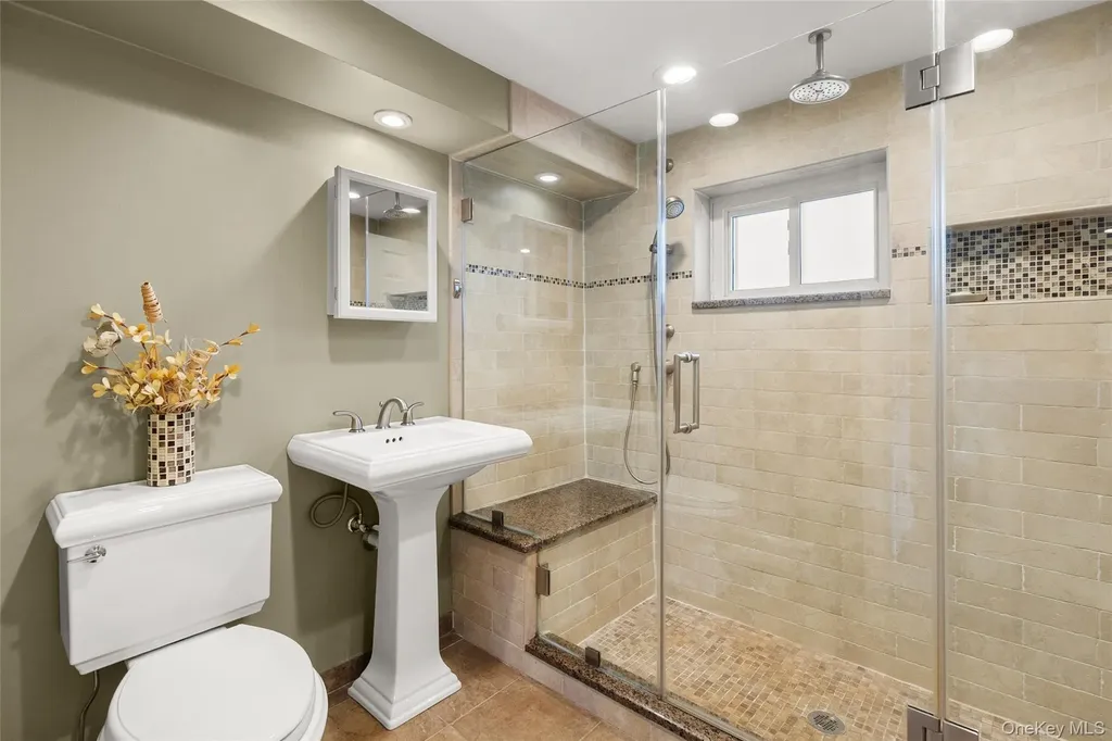 234 E 3rd Street Deer Park NY 11729