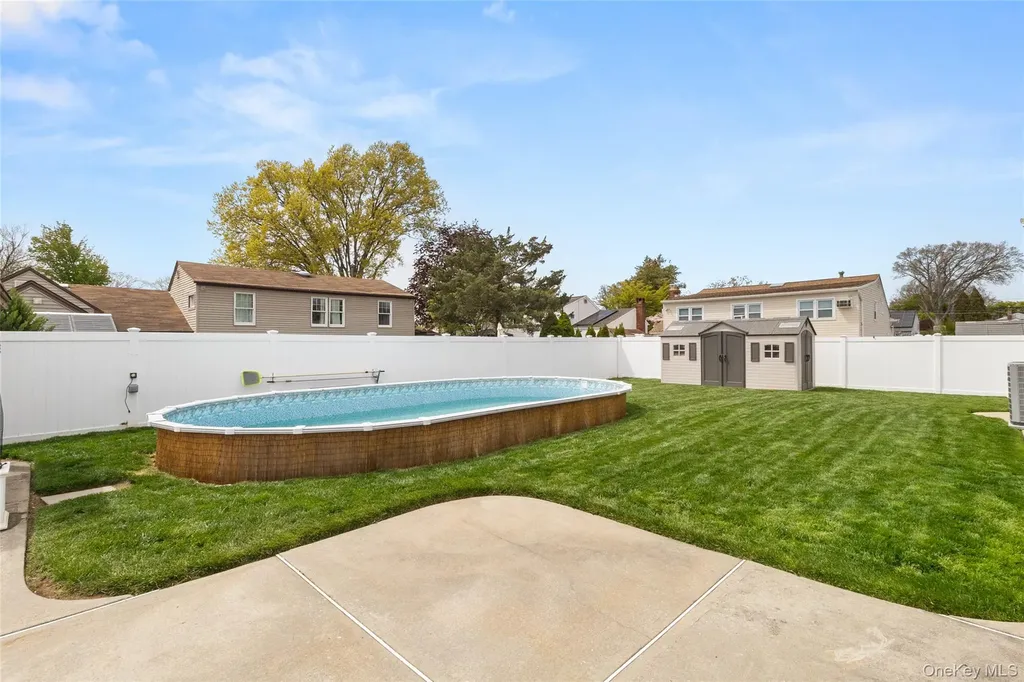 234 E 3rd Street Deer Park NY 11729