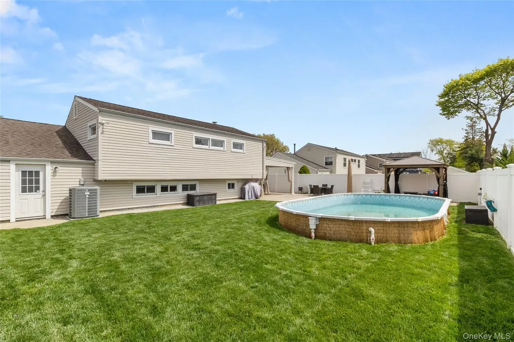 234 E 3rd Street Deer Park NY 11729