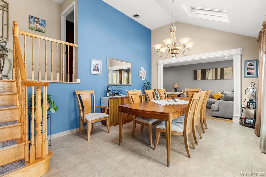 234 E 3rd Street Deer Park NY 11729