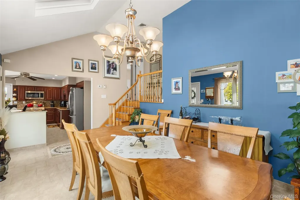 234 E 3rd Street Deer Park NY 11729