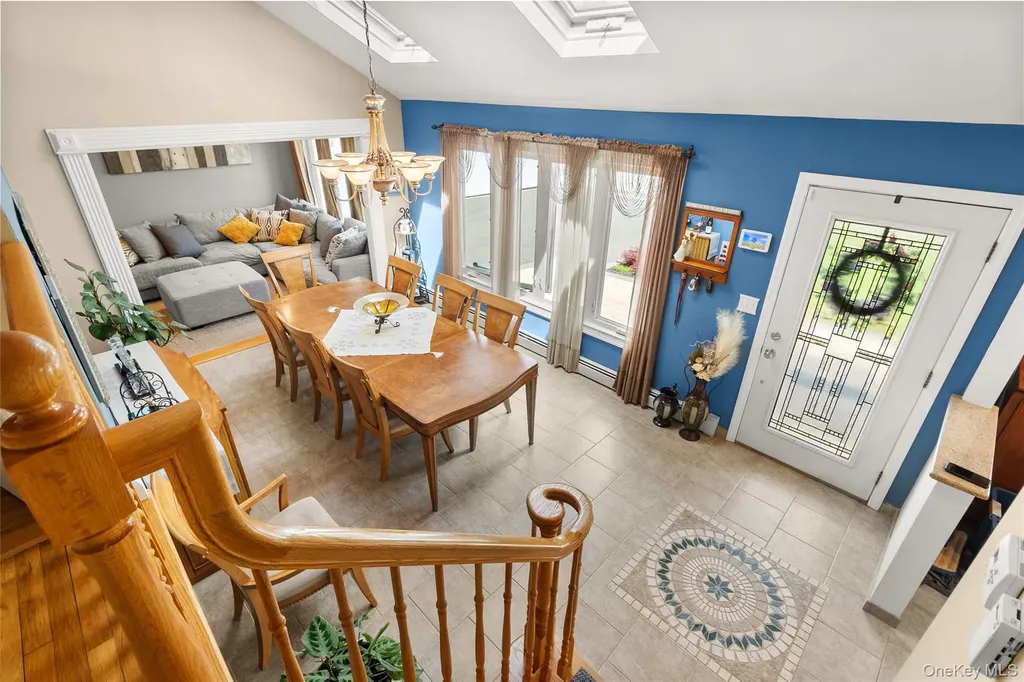 234 E 3rd Street Deer Park NY 11729
