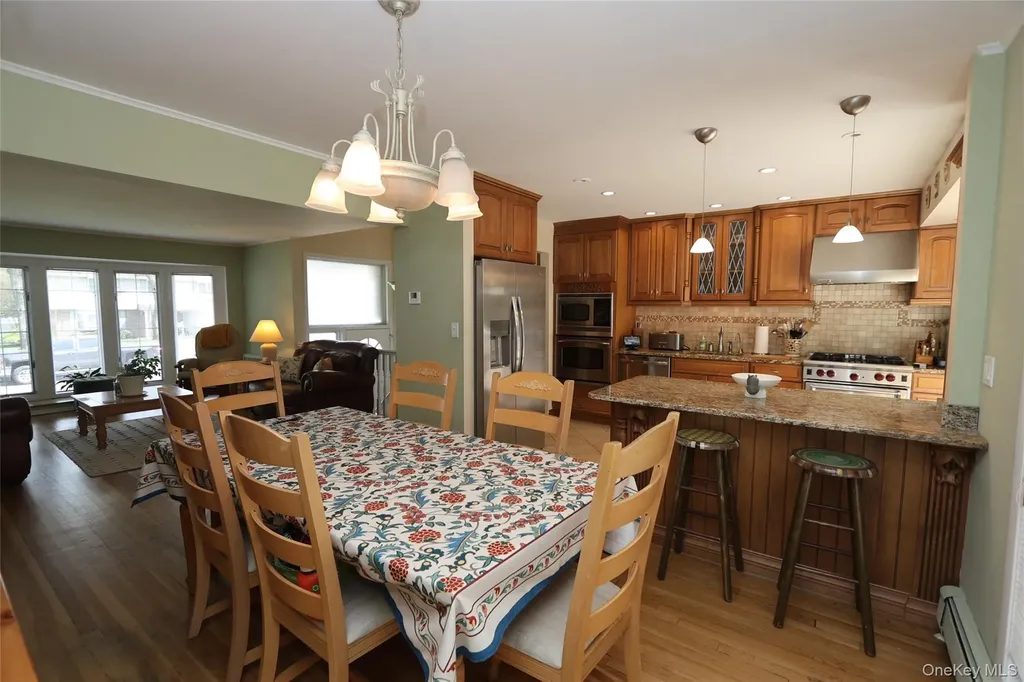 26 Daniel Drive Glen Cove NY 11542