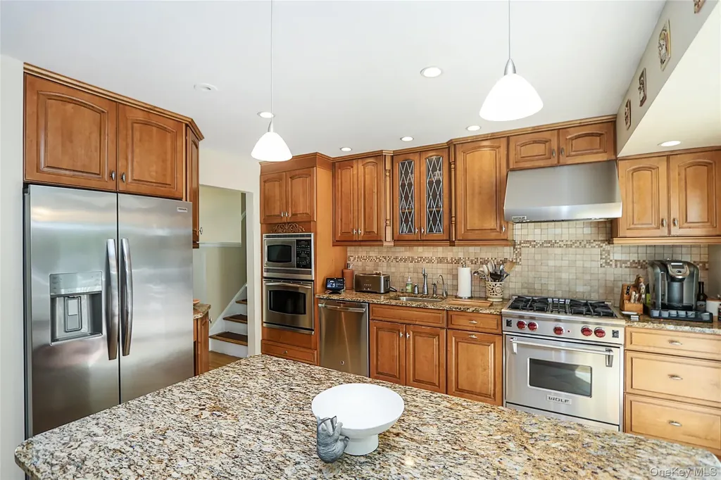 26 Daniel Drive Glen Cove NY 11542