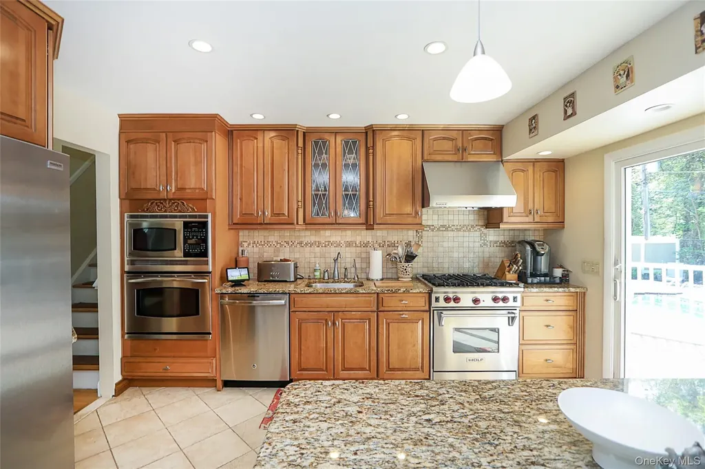 26 Daniel Drive Glen Cove NY 11542
