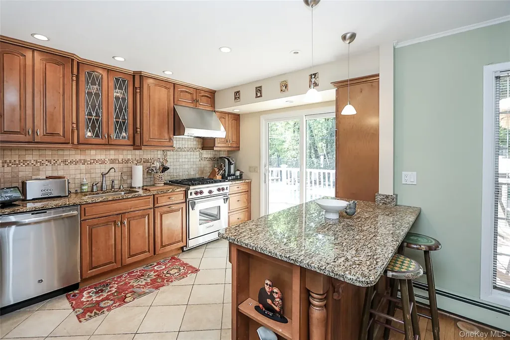 26 Daniel Drive Glen Cove NY 11542