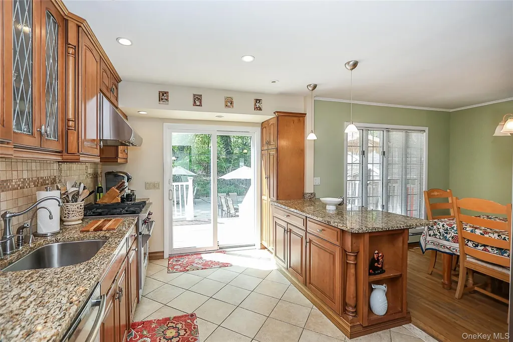 26 Daniel Drive Glen Cove NY 11542