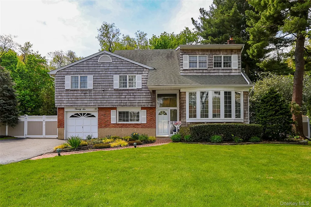 26 Daniel Drive Glen Cove NY 11542