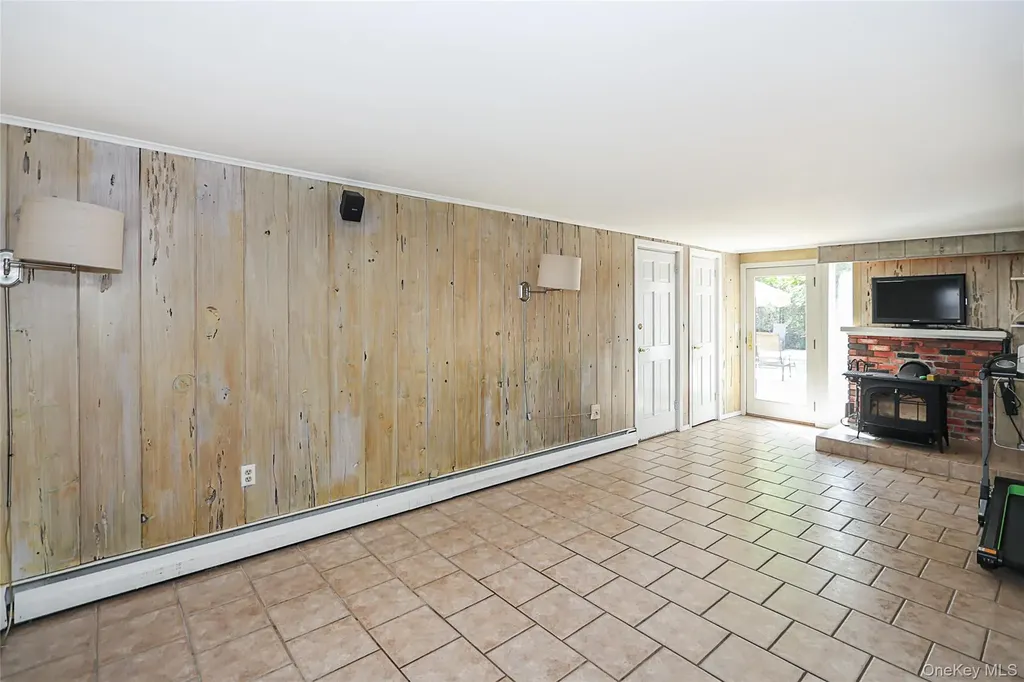 26 Daniel Drive Glen Cove NY 11542