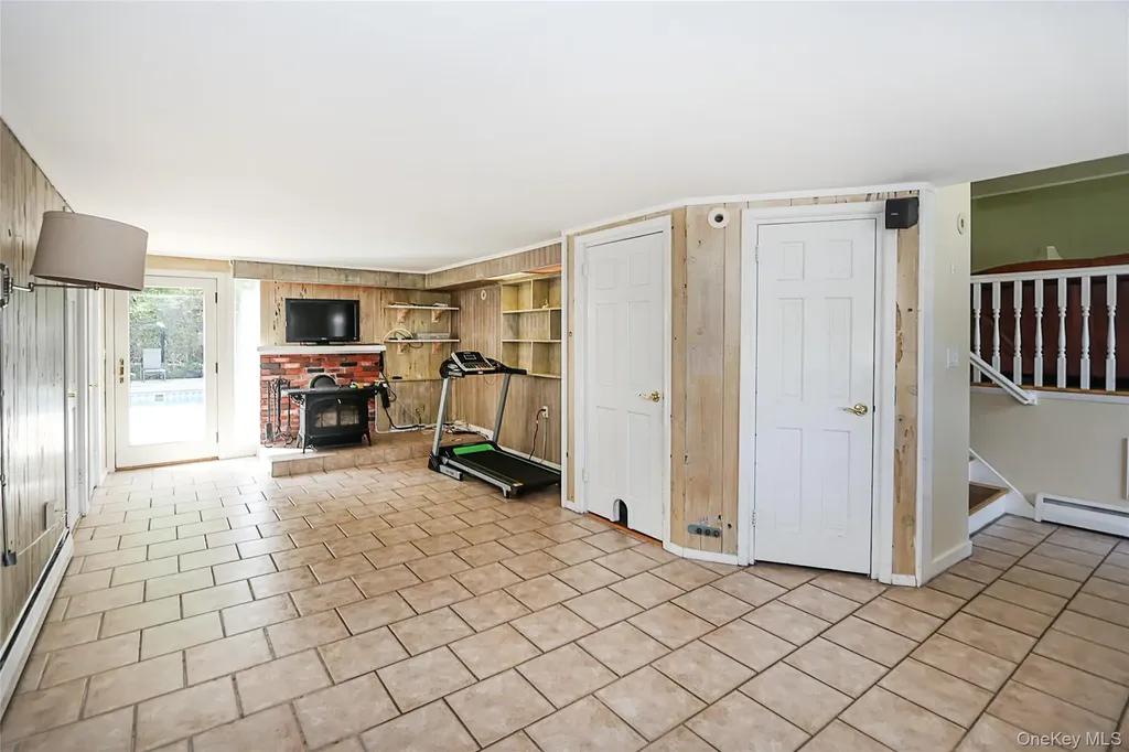 26 Daniel Drive Glen Cove NY 11542
