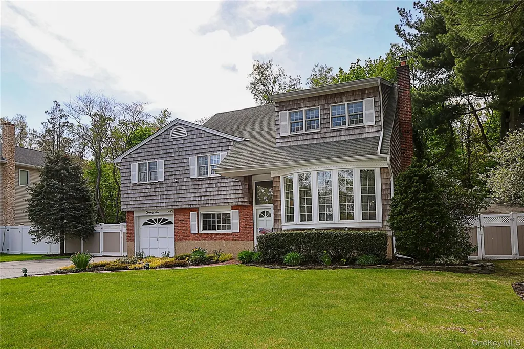 26 Daniel Drive Glen Cove NY 11542