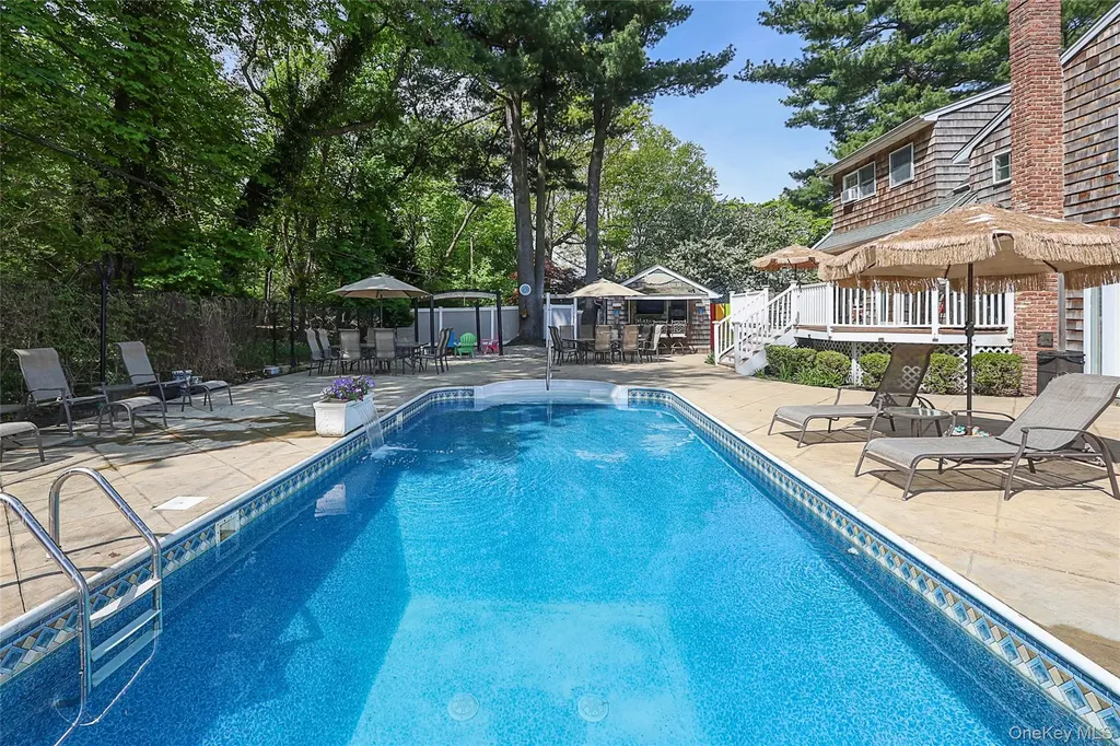 26 Daniel Drive Glen Cove NY 11542