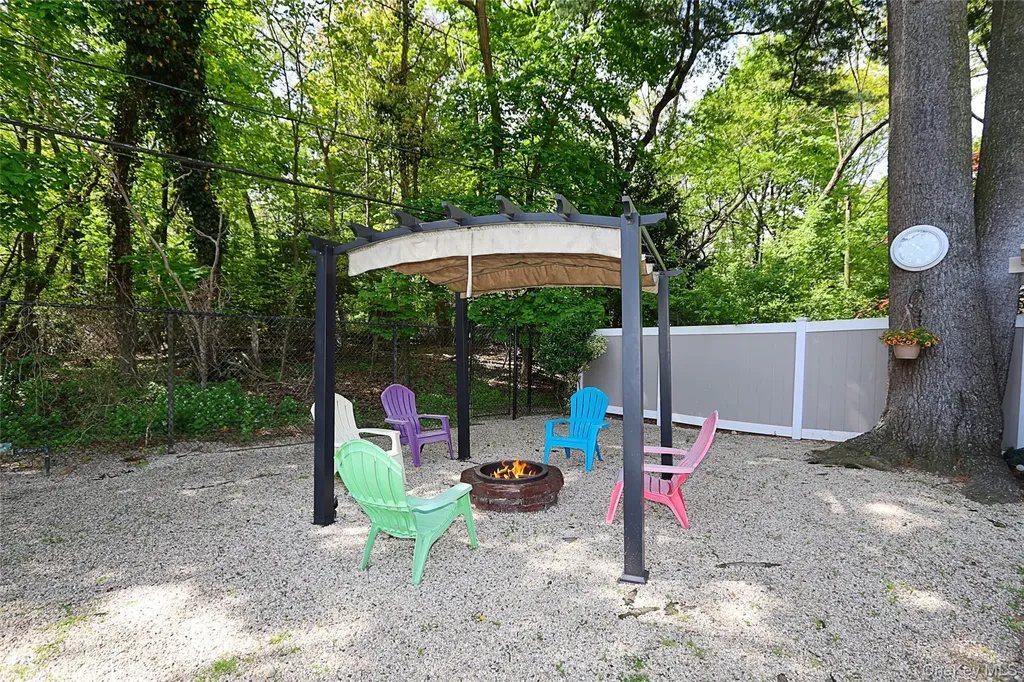 26 Daniel Drive Glen Cove NY 11542