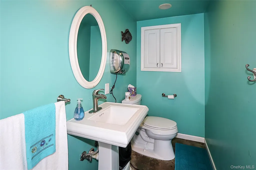26 Daniel Drive Glen Cove NY 11542