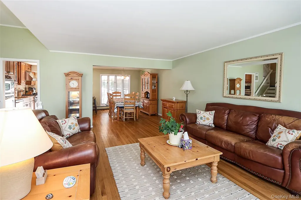 26 Daniel Drive Glen Cove NY 11542