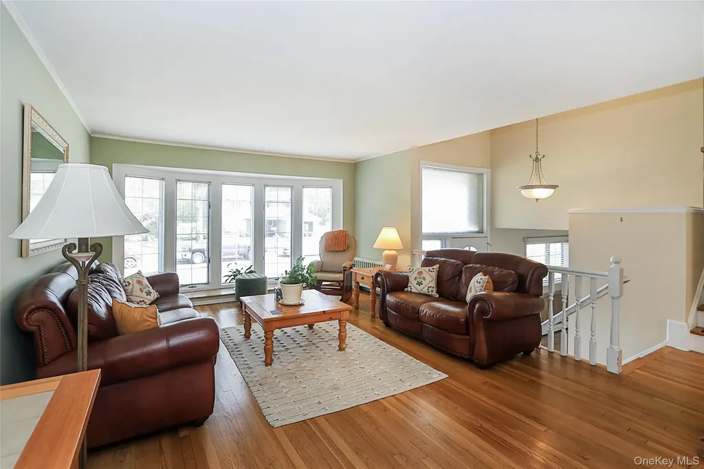 26 Daniel Drive Glen Cove NY 11542