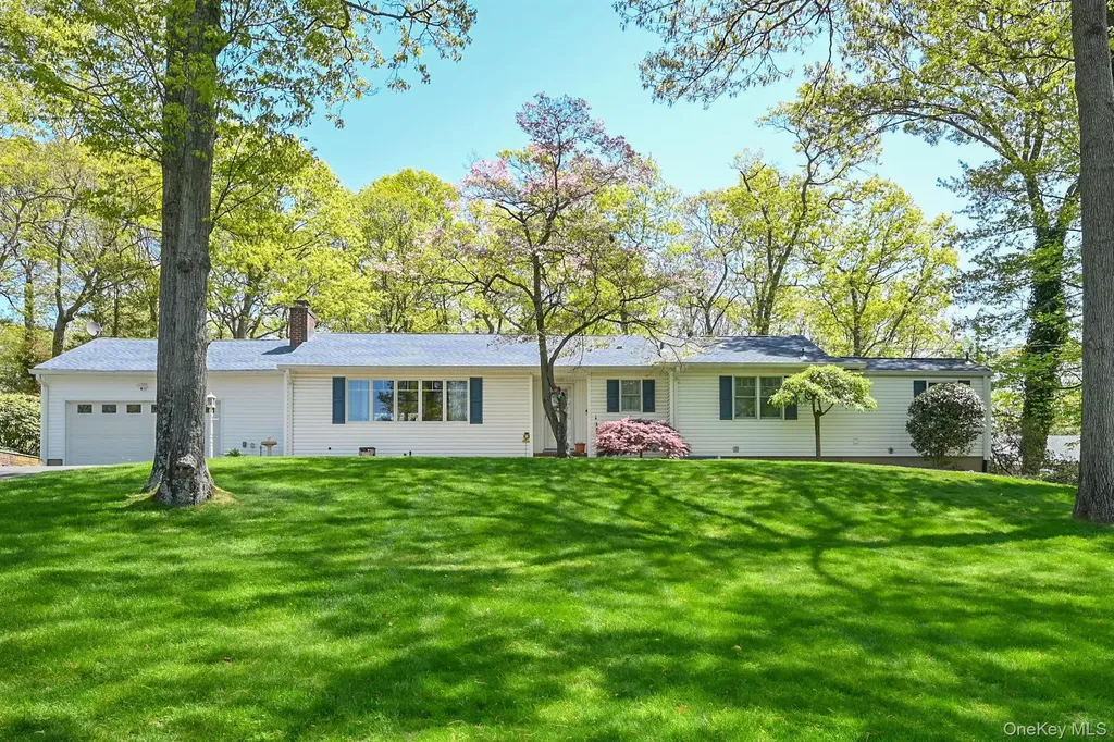 8 Roundabout Road Smithtown NY 11787