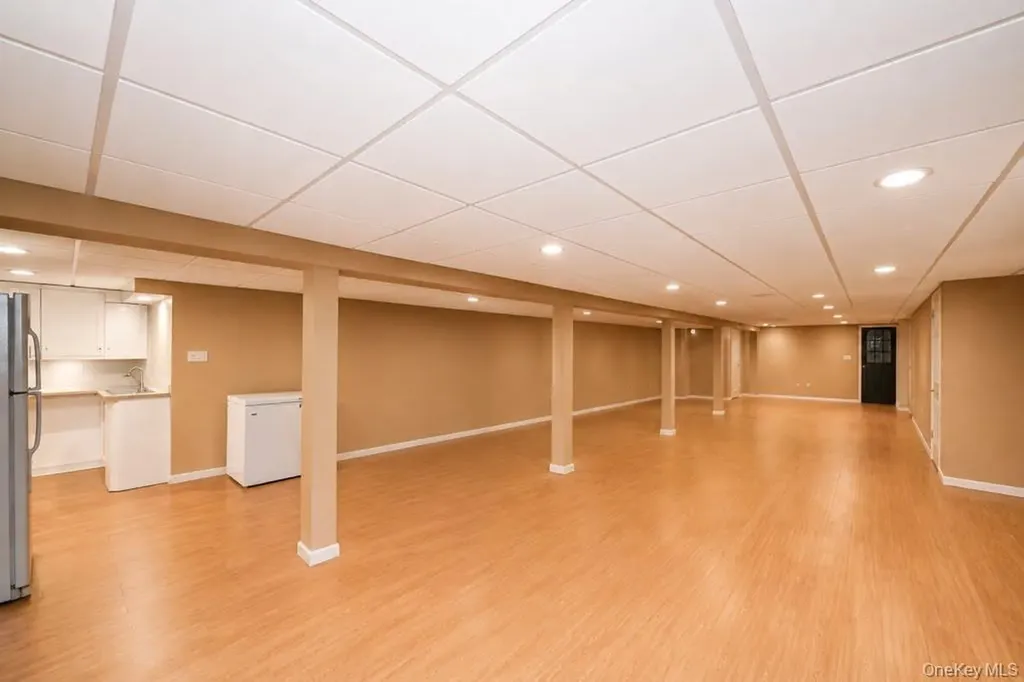8 Roundabout Road Smithtown NY 11787