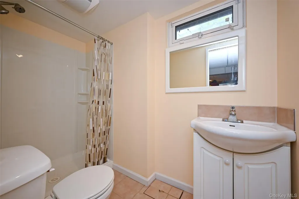 8 Roundabout Road Smithtown NY 11787