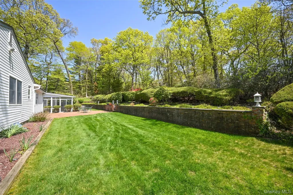 8 Roundabout Road Smithtown NY 11787