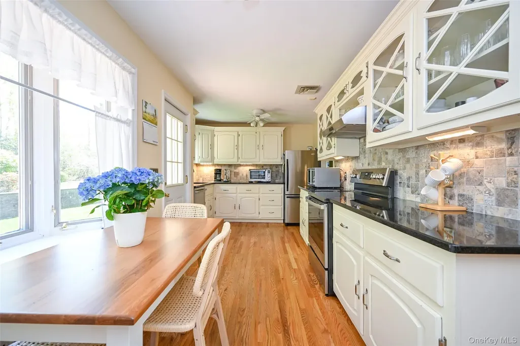 8 Roundabout Road Smithtown NY 11787