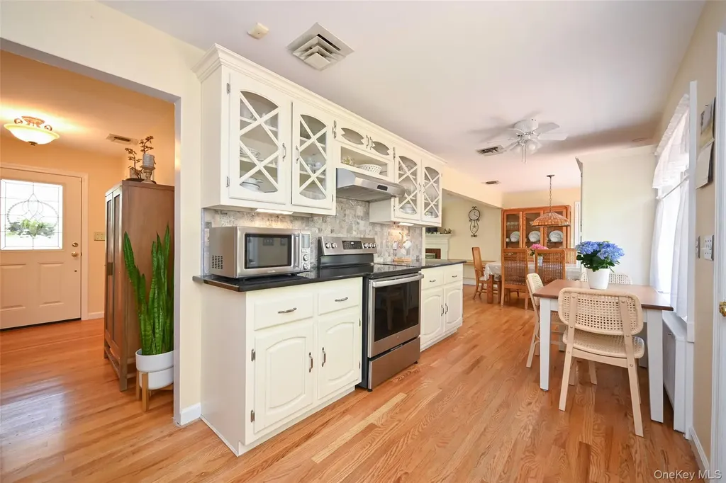 8 Roundabout Road Smithtown NY 11787