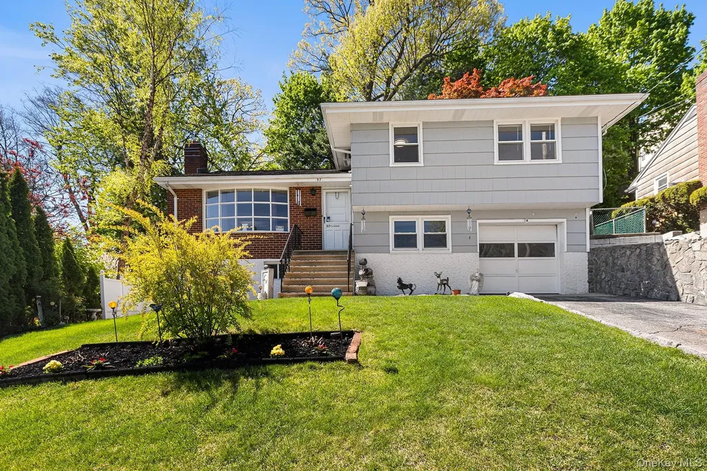 57 Homecrest Oval Yonkers NY 10703