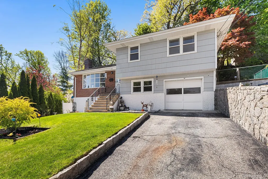 57 Homecrest Oval Yonkers NY 10703