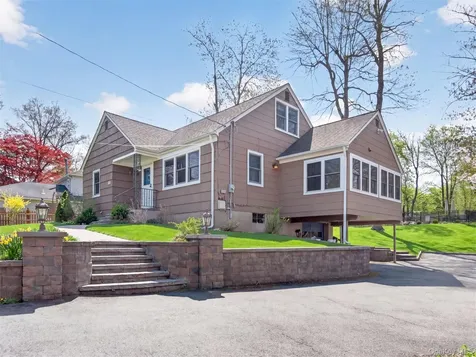 98 Greenbush Road Tappan NY 10983