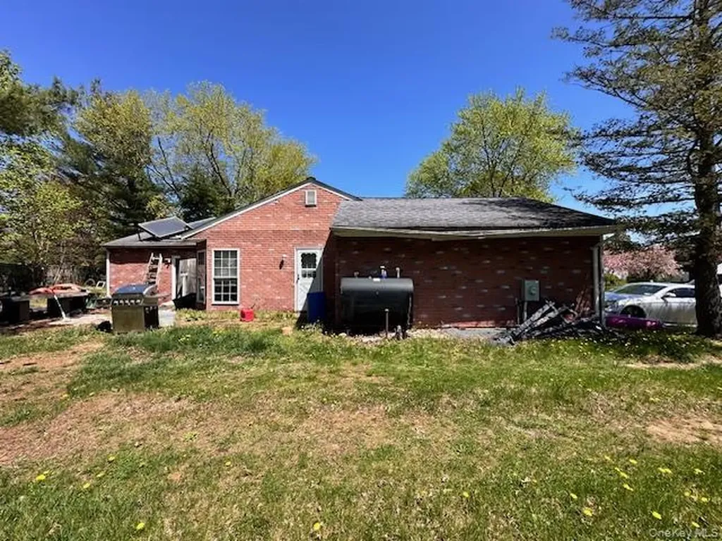 5 Orleans Green Coram NY 11727